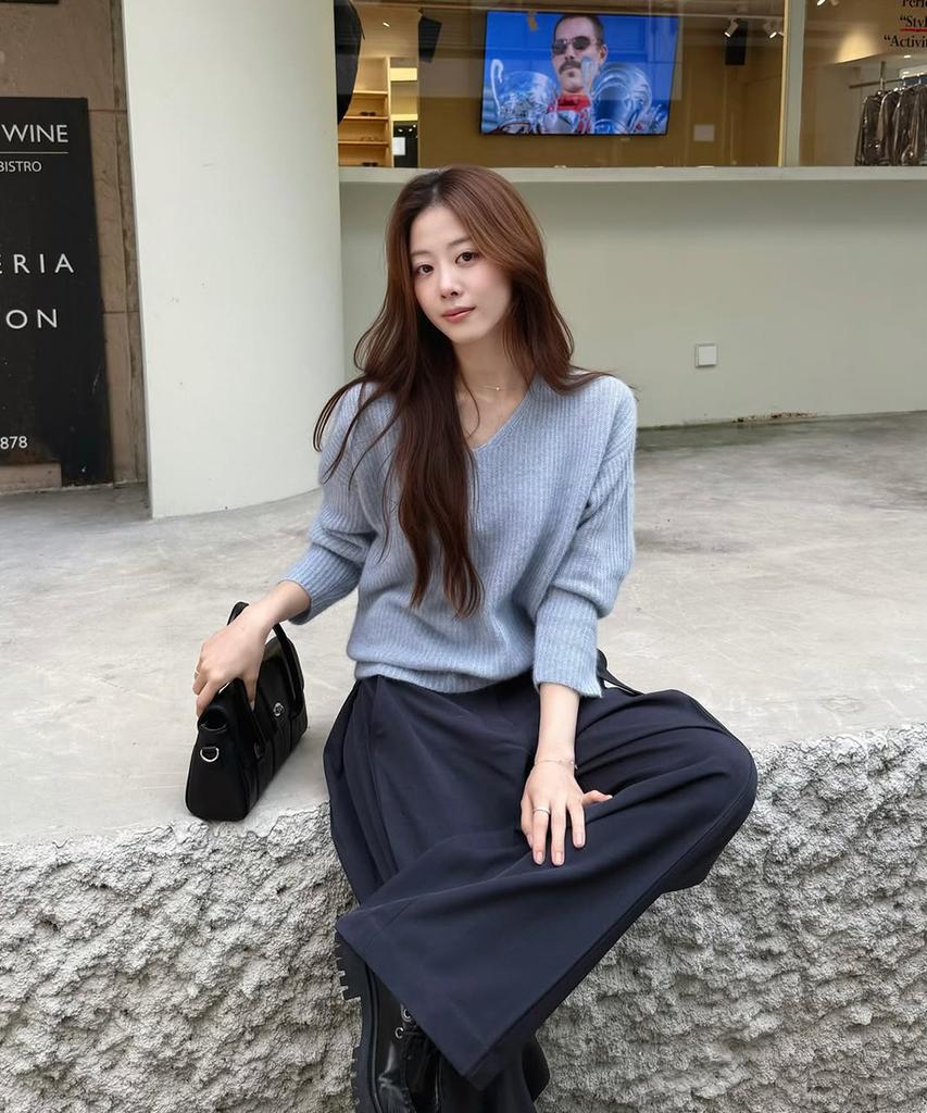 Sellebsyabedisyeon Belted Tulip Curved Pants