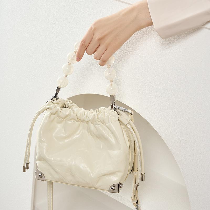 Chinese Beaded Top Layer Leather Hand Grab Floral Pleated Fufu Bag Hand Bill Shoulder Slant Span Bag for Women