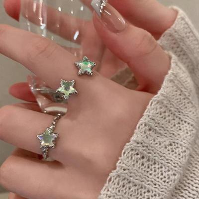 Anello a forma di stella a cinque punte con sfumatura sognante e stellata - Design unico per le donne