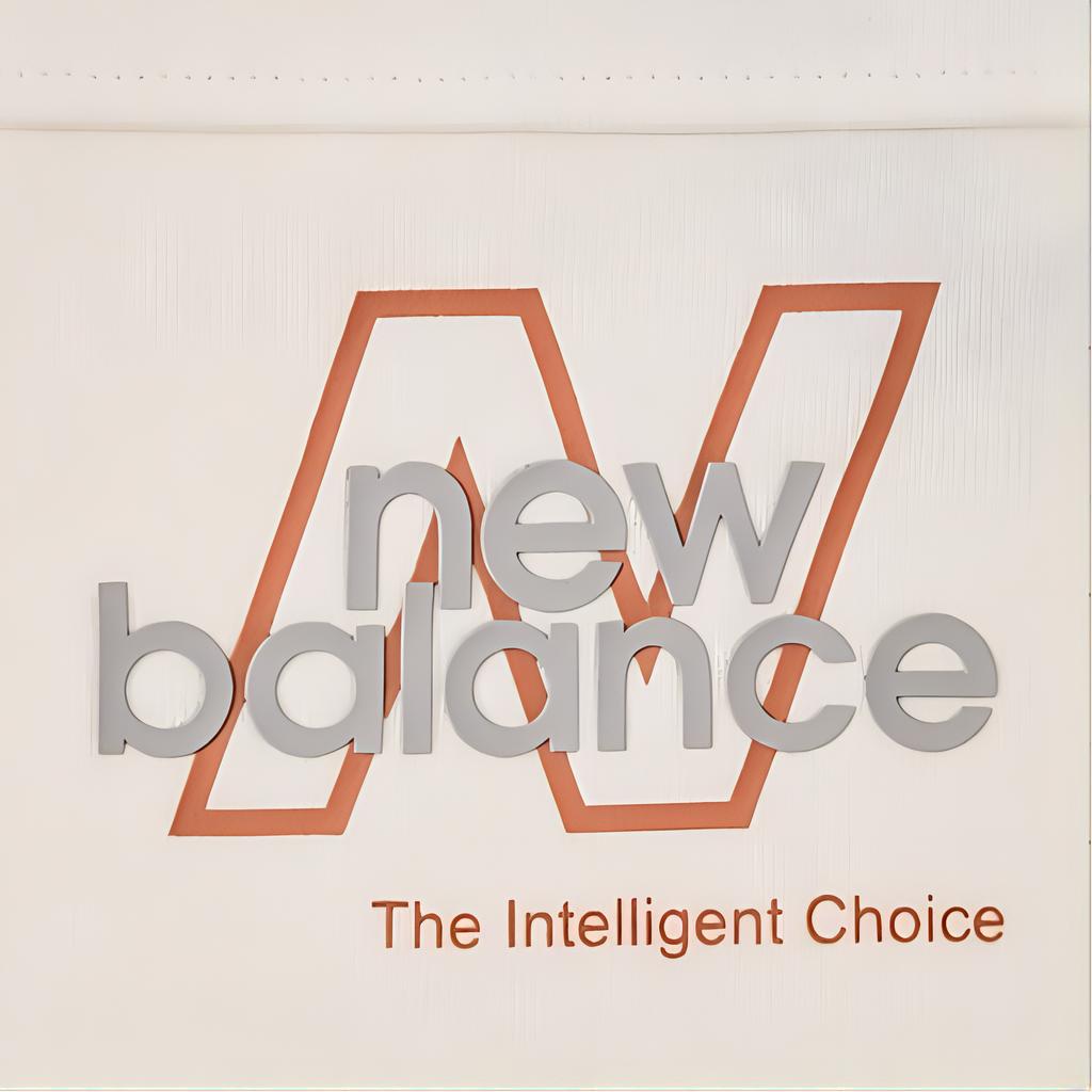 New Balance Sweatshirts Women's Ecru Crew Neck Moderate Regular AWT24321-CIC