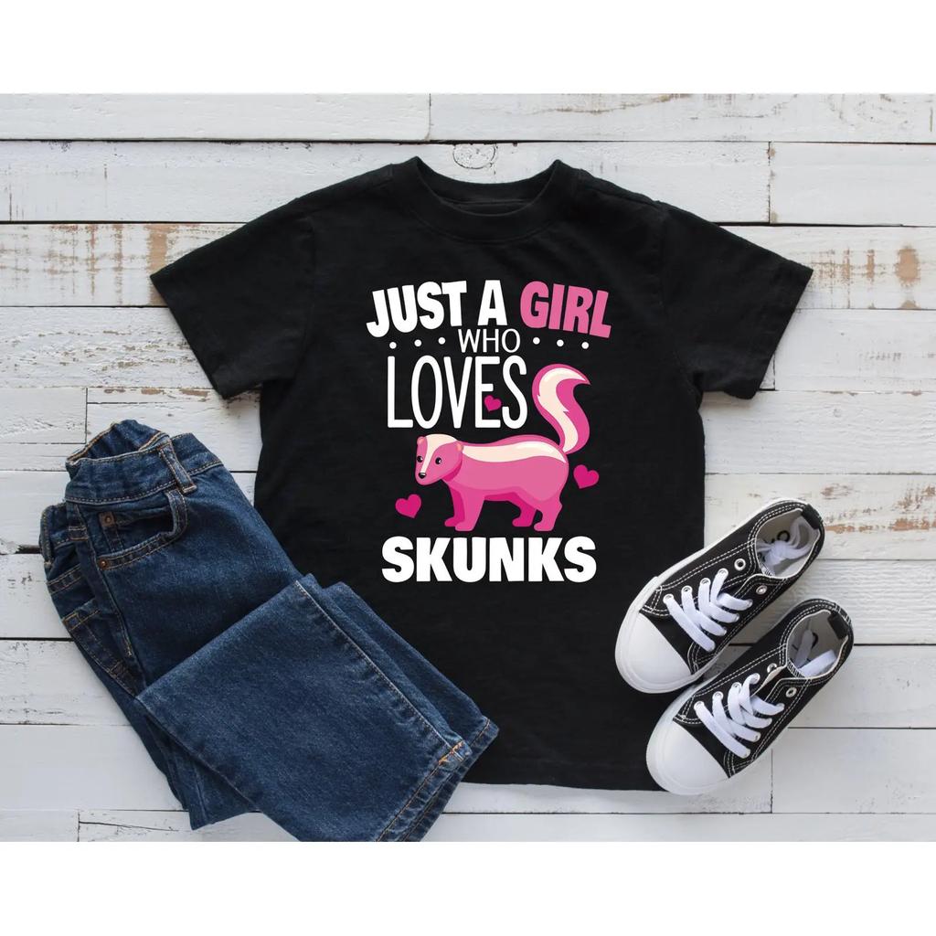 Girl Who Likes Skunks Kids T Shirt Cute Skunk SweaT Long Sleeve Apparel Vintage Washed Unisex Stylish Designer Clothes Graphic