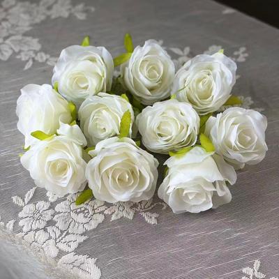 Hochwertige einzelne künstliche Rose für die Innendekoration und DIY-Geschenke.
