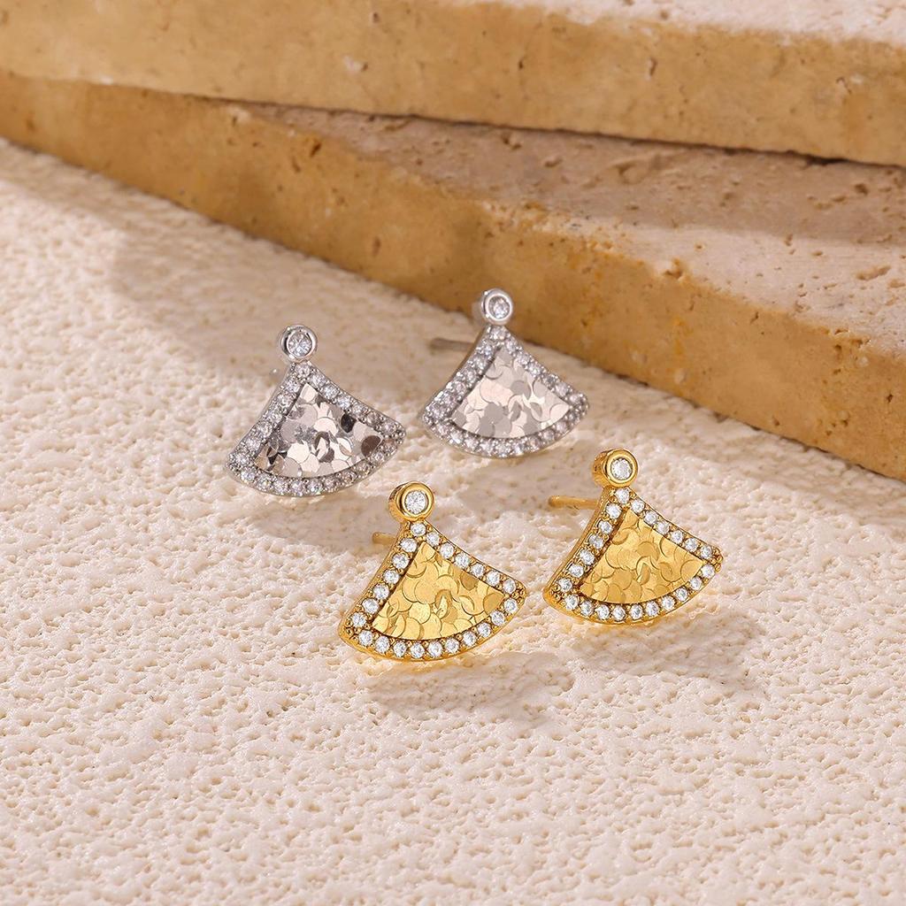 Exquisite Retro Zircon Earrings: European & American Style, Luxurious & Versatile