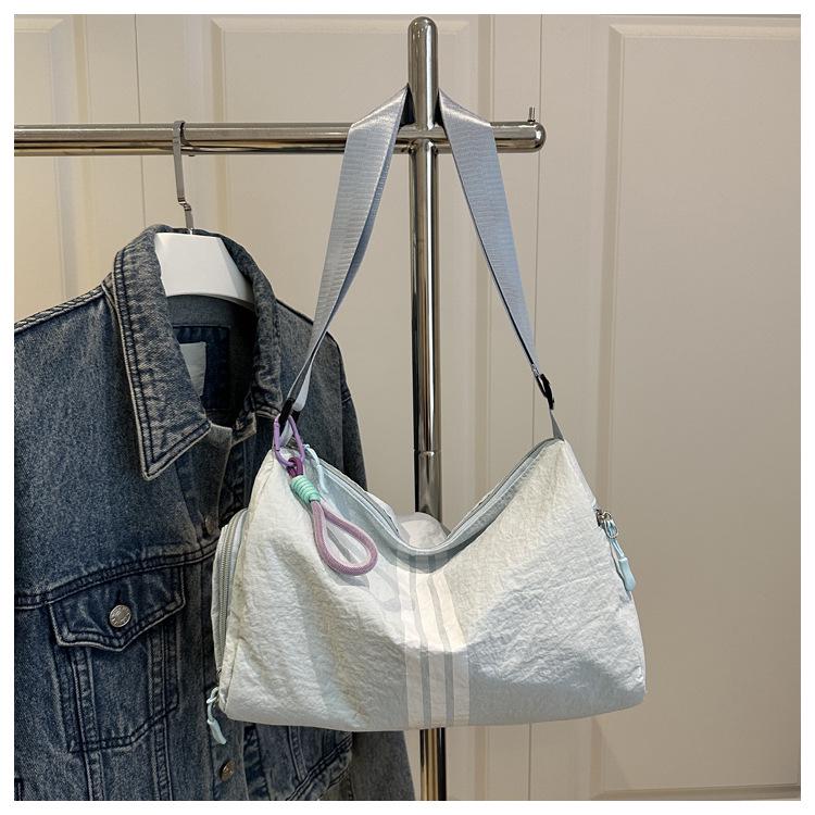 Women's Large Capacity Crossbody Bag - Simple, Stylish, and Multifunctional for Outings and Fitness