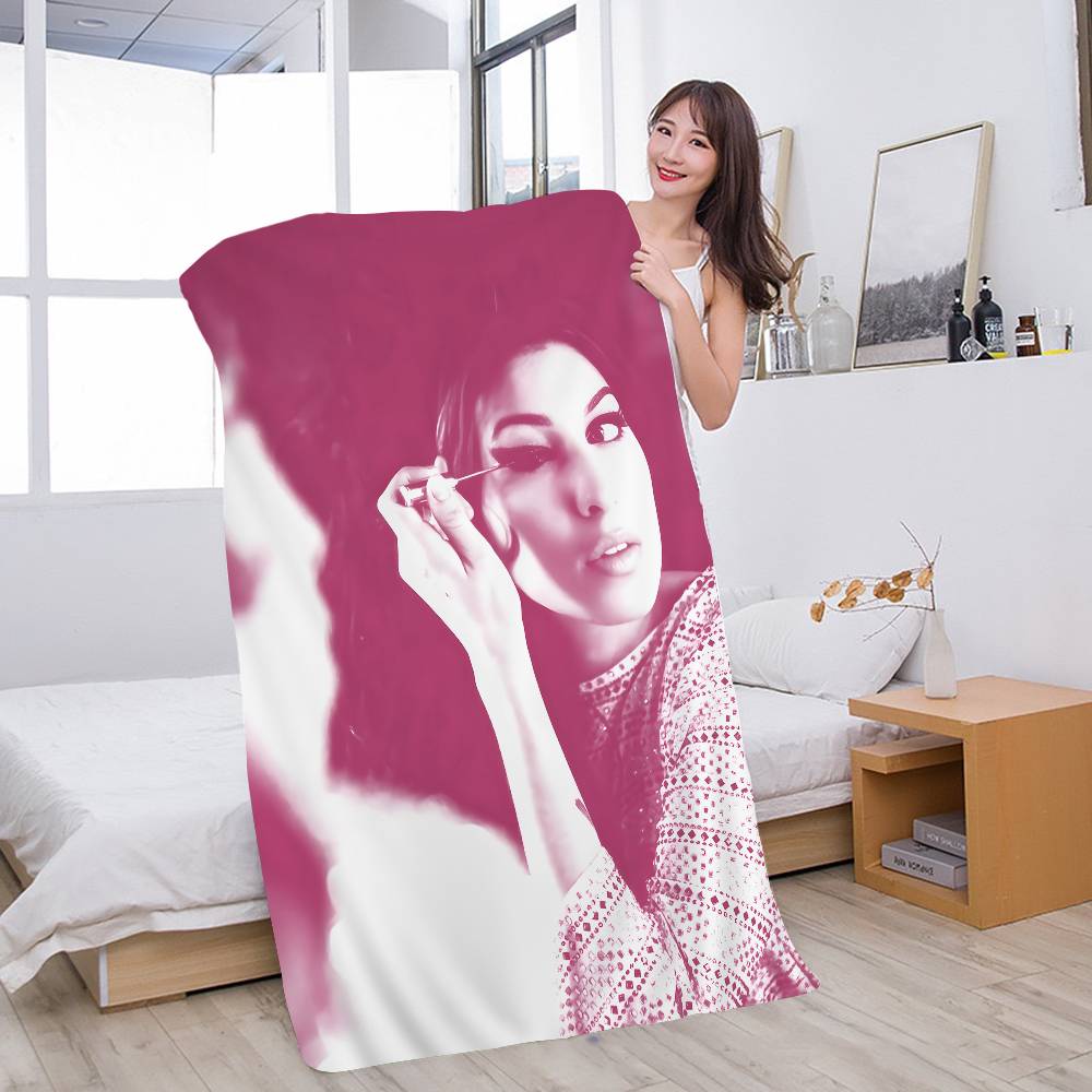 Famous Music Singer Amy Winehouse Beach Swimming Towel Soft Absorbent Washcloth Children's Gifts for Kids Travel Camping Gym