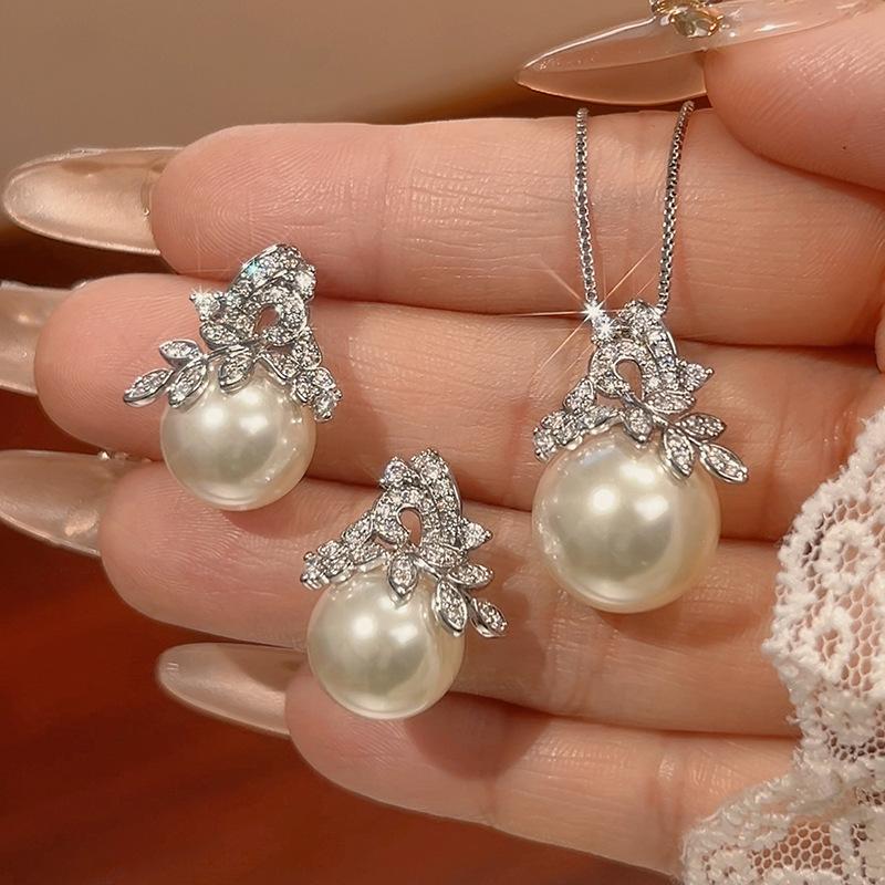 Pearl Set, Stud Earrings, Necklace, Flowery Female, Sweet, Versatile And Elegant