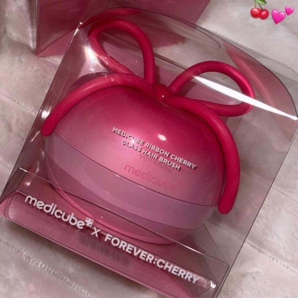 Medicube X FOREVERCHERRY Hair Brush Ribbon Cherry Pink Detangling Popular