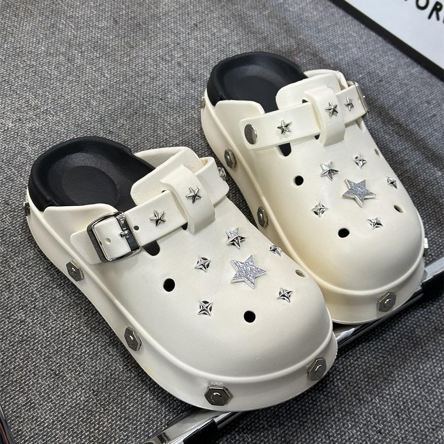 

Женские летние новые весенне-летние толстоподошвенные увеличивающие рост полушлепанцы с закрытым носком, крутые шлепанцы, уличные туфли с отверстиями 39/40 positive code