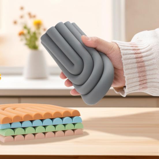 Silicone Heat Resistant Trivets Rainbow Non-Slip Pot Holders for Hot Pans Bowls Dishwasher Safe