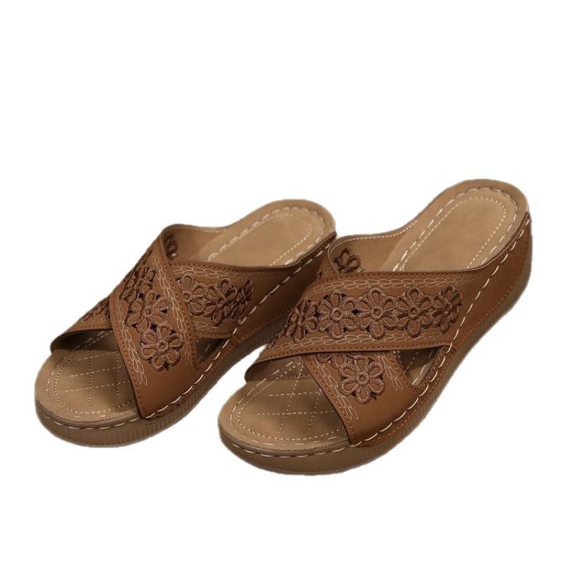 Summer new women's slope heel platform slippers large size fish mouth casual embroidery beach sandals