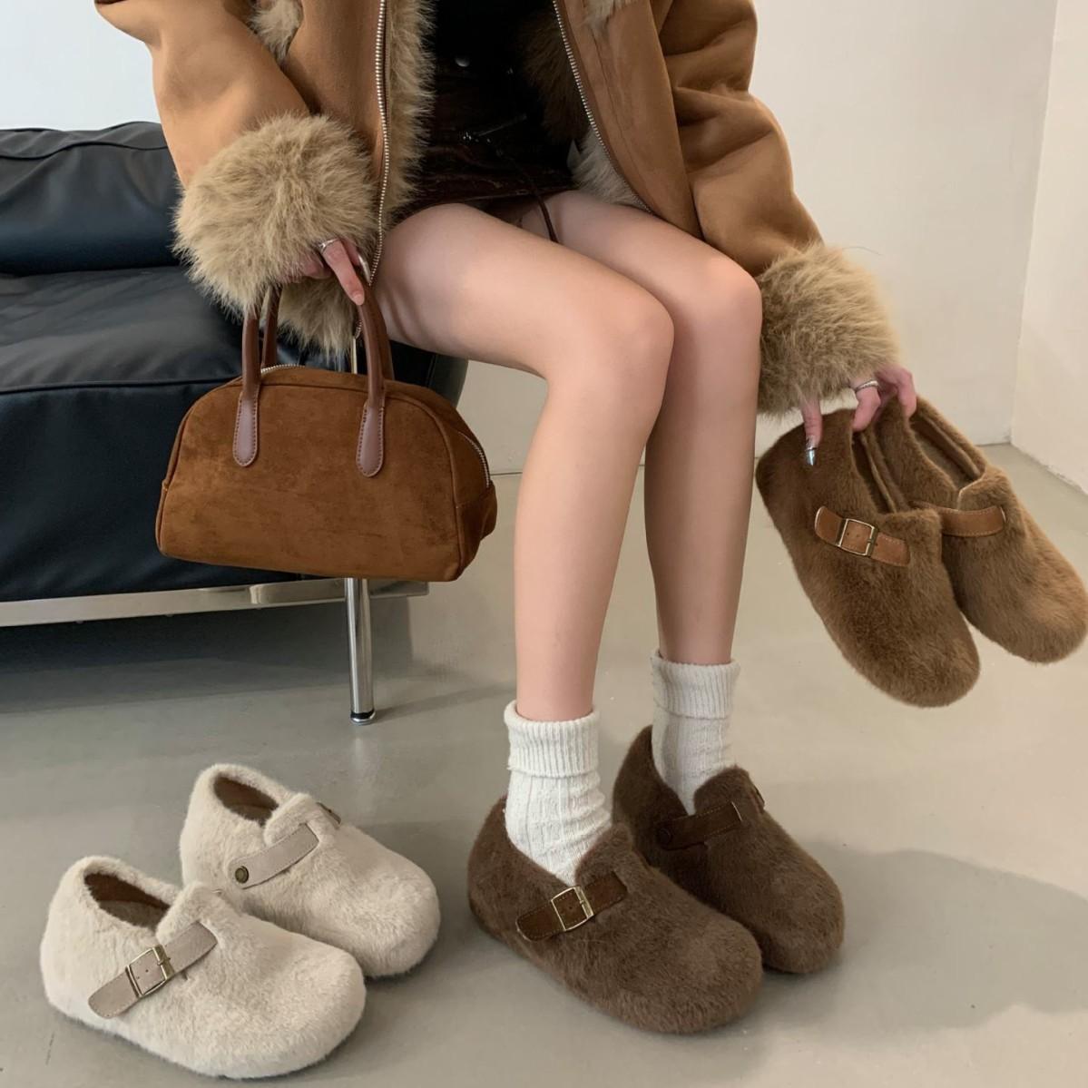 

2025 осень и зима новый модный универсальный волосатый на толстой подошве сумка голова ленивый верхняя одежда бархатная пряжка ремня полусапоги женские 39 абрикосовый