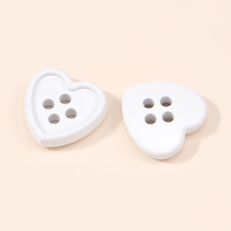 New Cute Four-Hole Heart Shaped Plastic Buttons for DIY Children's Clothing & Decoration