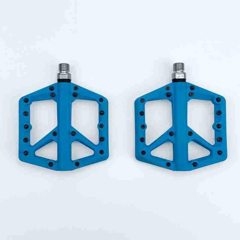 

Bicycle Nylon Fiber Pedals Mountain Bike Enlarged Non-slip MTB Bearing Pedals синий