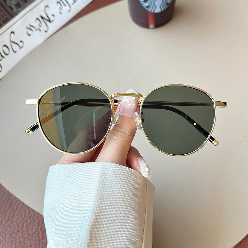 

New Sunshade Small Frame Retro Trendy Sunglasses Fashion Metal Round Men Driving Eyeglasses Women S Eyewear Uv400 1PC
