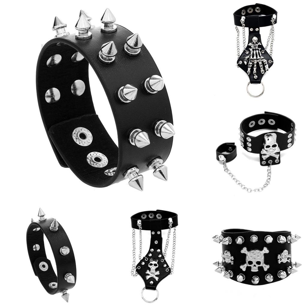 Skull Rock Punk Claw Bracelet Decor With Alloy Construction And Rivet Design