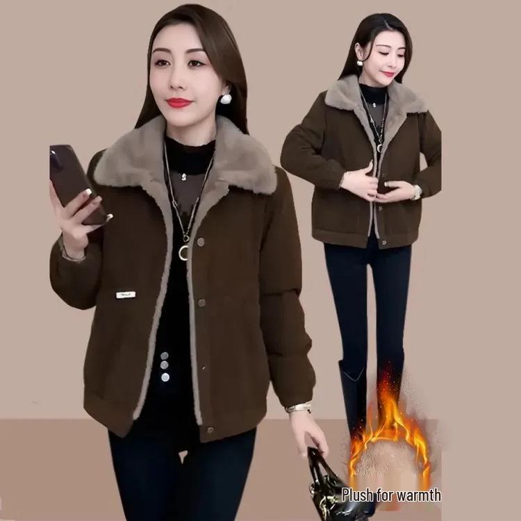 Fashionable, cozy fleece-lined jacket: Stay warm and elegant with a live broadcast style that boosts your confidence in winter.
