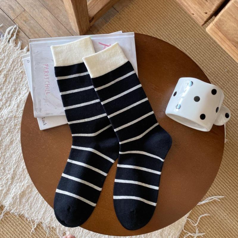 Autumn and Winter Girls' Dream Socks, High Slit Color-blocking Striped Socks, College Style Sports Socks, Pure Cotton Pile Socks