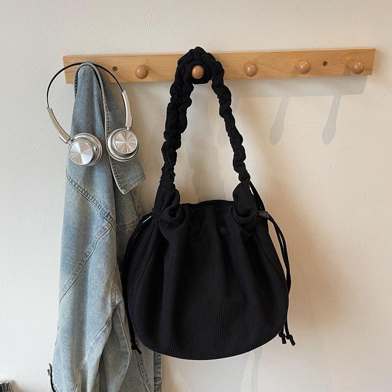 

Korean Style Fashi Corduroy Shoulder Bag New Large Capacity Simple Crossbody Bag Comfortable and Versatile Texture Bucket Bag