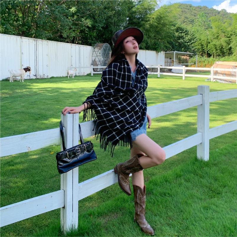 Soft waxy plaid scarf for girls to keep warm in winter Thickened scarf Retro plaid knitted scarf New