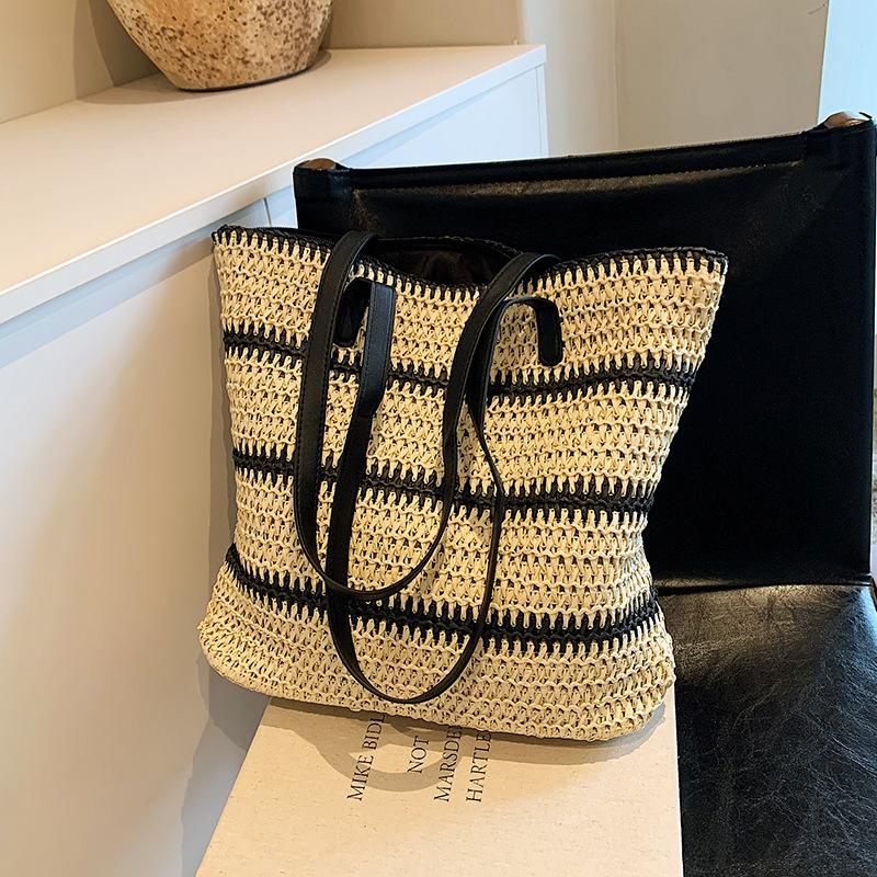 Seaside Beach Vacation Straw Bag Women's  New Large-capacity Woven Messenger Bag Versatile Shoulder Tote Bag