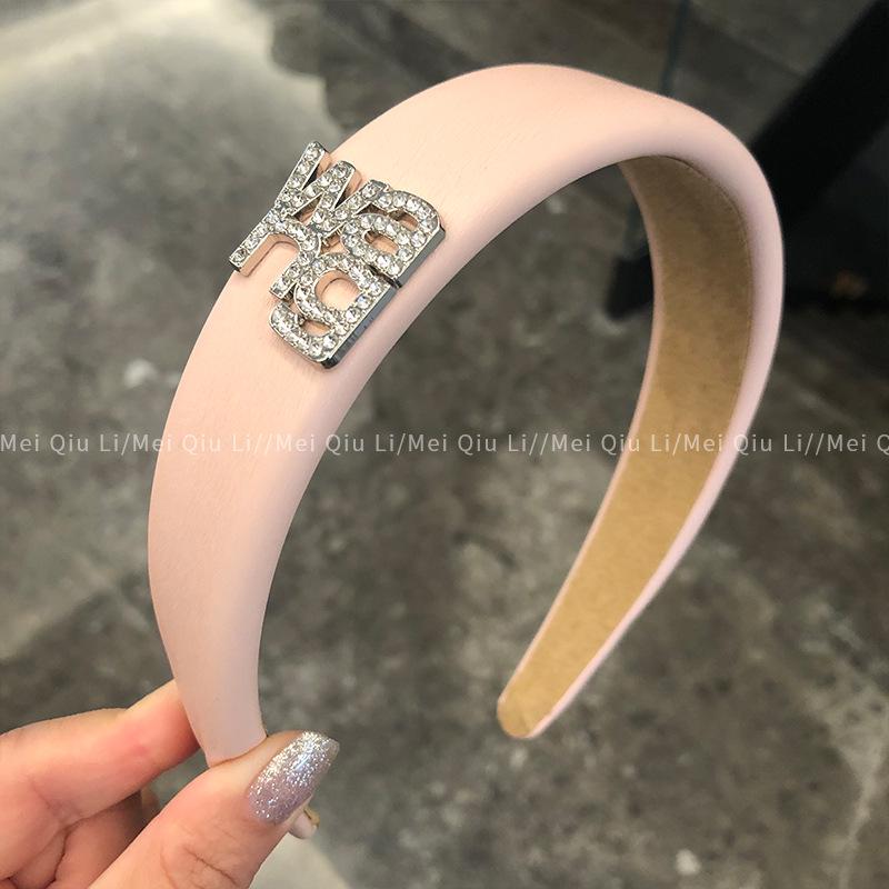 Rhinestone Letter Wide-Edge Skull Headband – 2022 Korean Trend Hair Accessory