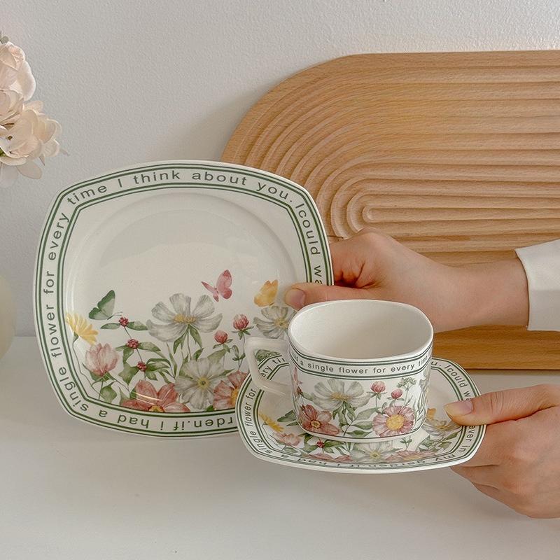 Keramik Kaffeetasse und Teller Geschenkbox Set Ein hochwertiges und Retro-Geschenk für Mädchen