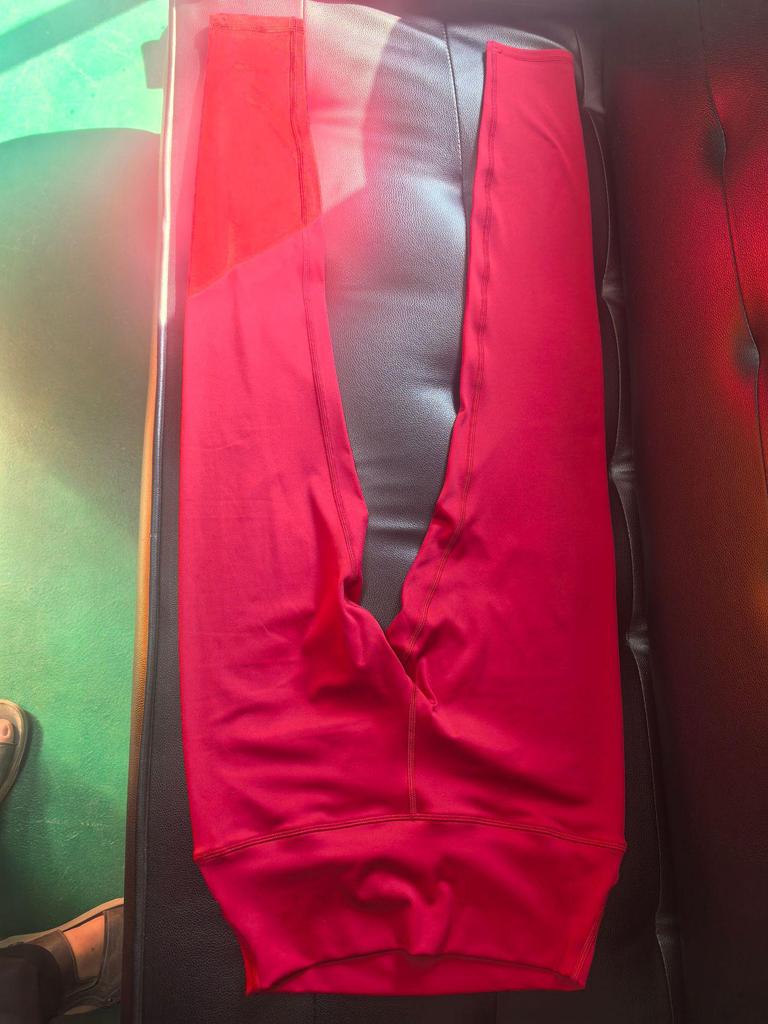 Alo Sexy Back Strap Sports Bra - Moisture-Wicking, Bare Feel Yoga Fitness Tank Top