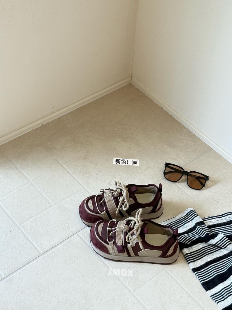 2025 autumn popular fashion casual versatile Forrest Gump shoes women light comfortable not tired foot lace-up retro sports shoes