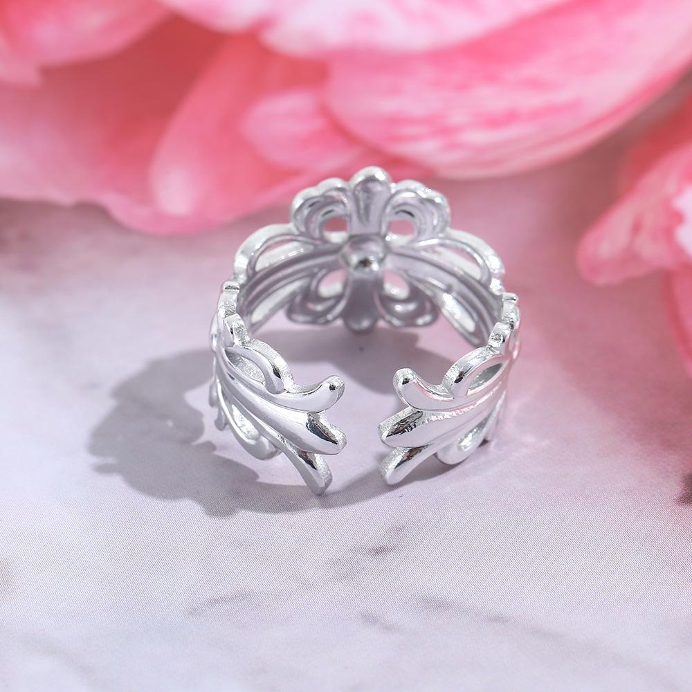 

Elegant Non-Fading Aluminum Hollow Flower Ring for Ladies - Trendy and Ideal for Banquets серебряный