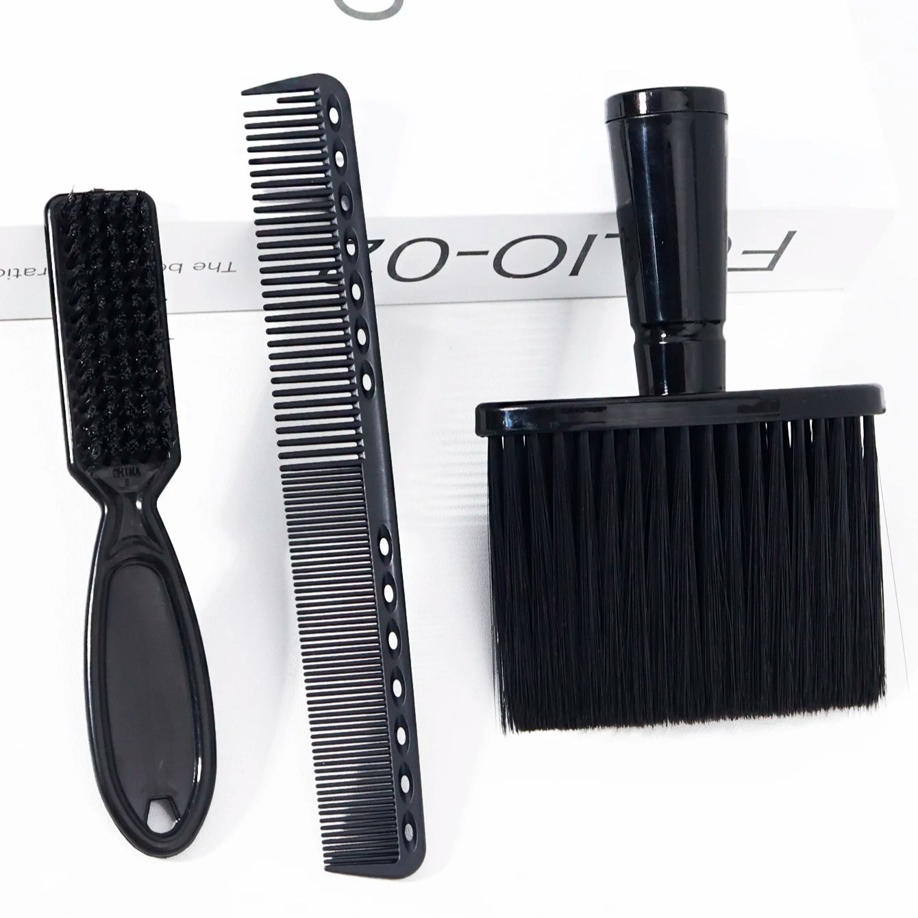 

3pcs hairdressing tool set, soft hair brush, perforated double-sided comb, essential for hairdressing,Special for real hair wigs