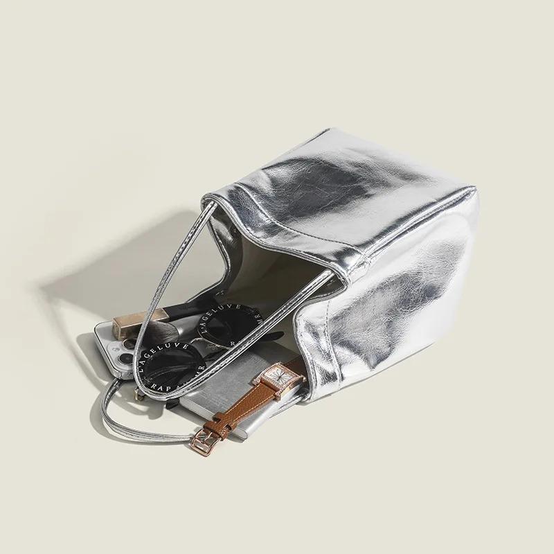 Silver Bucket Bag for Women 2025 New Fashionable and Simple Lunch Box Bag Niche Western-style Texture Hand-held Small Bag