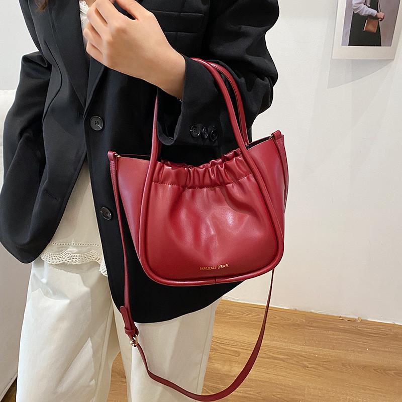 IELGY Ladies Messenger Bag Korean Version Pleated Casual Commuter Bucket Bag Portable