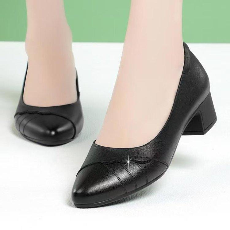 Soft leather non-slip single shoes spring new leather shoes medium black shoes soft sole 35 чёрный