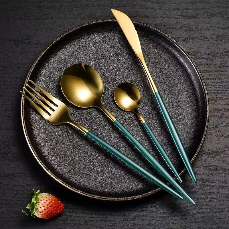Gold Spray 410 Stainless Steel Cutlery Set (4-Piece) - Steak Knife, Fork, Spoon & Teaspoon - Ideal for Gift-Giving