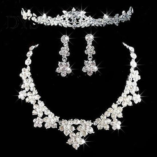 Set di orecchini di collana con corona di fiori carini con strass brillanti da sposa di lusso