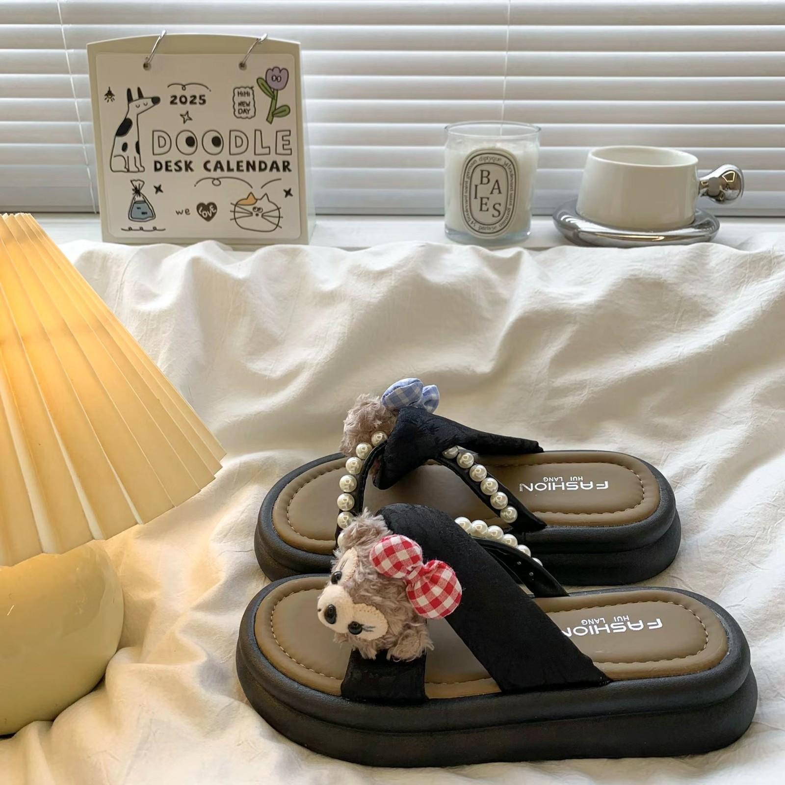 

Cute cartoon slippers women s summer wear new fashion versatile casual one-word drag non-slip beach cool slippers 35 чёрный