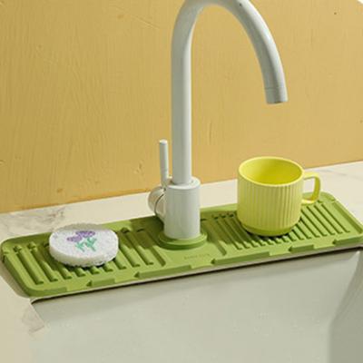 Paraspruzzi per lavello da cucina Tappetino per asciugatura in silicone per rubinetto Spugna per piatti Porta sapone Bagno