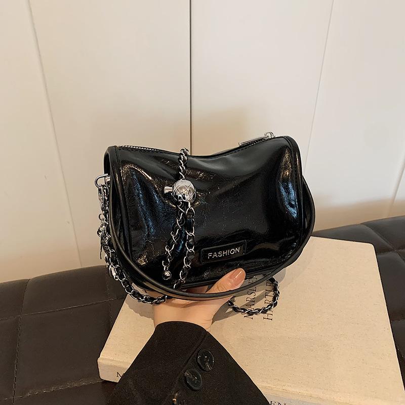 

2024 летняя новая повседневная мягкая сумка большой вместимости женская популярная универсальная сумка через плечо сумка-мессенджер на цепочке чёрный