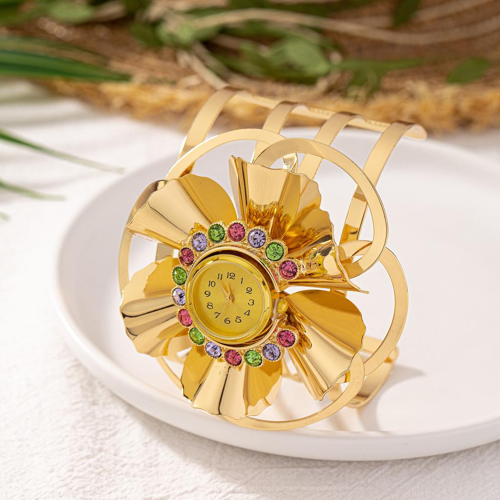 Modische Perlenarmbänder für Damenschmuck