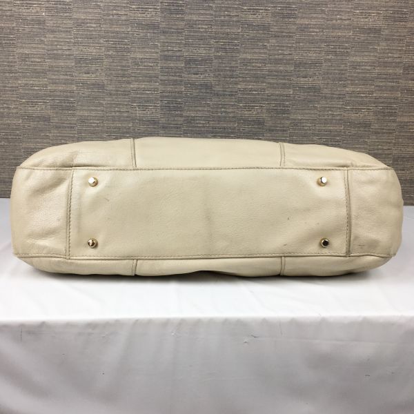 Furla Leder Hand Schultertasche Beige mit Logo-Anhänger(GEBRAUCHT)