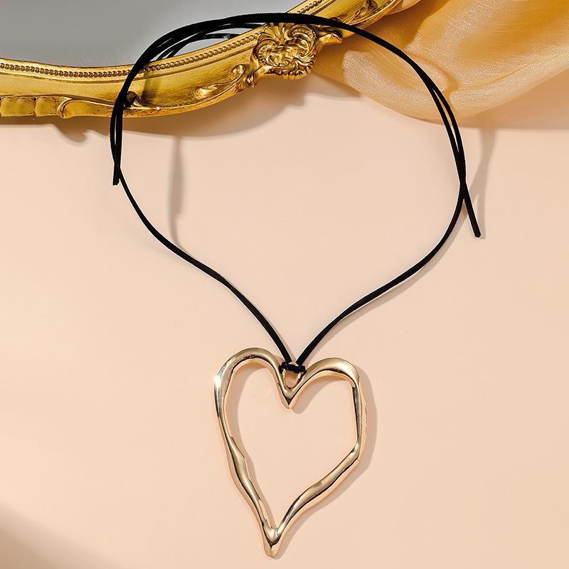 Adjustable Large Peach Heart Wax Cord Necklace for Women - Trendy Hip Hop Style Choker