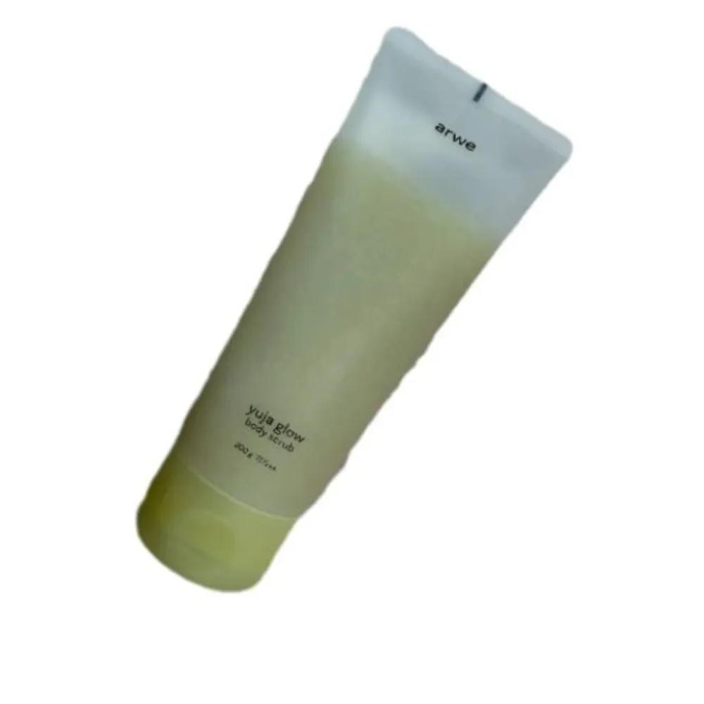 arwe Yuzu Glow Body Scrub 200g