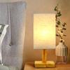 Retro Schlafzimmer Tischlampe Naturholz Nachttischlampe Dekorative Nachtleuchte Quadratischer Stoff Lampenschirm USB Plug and Play für