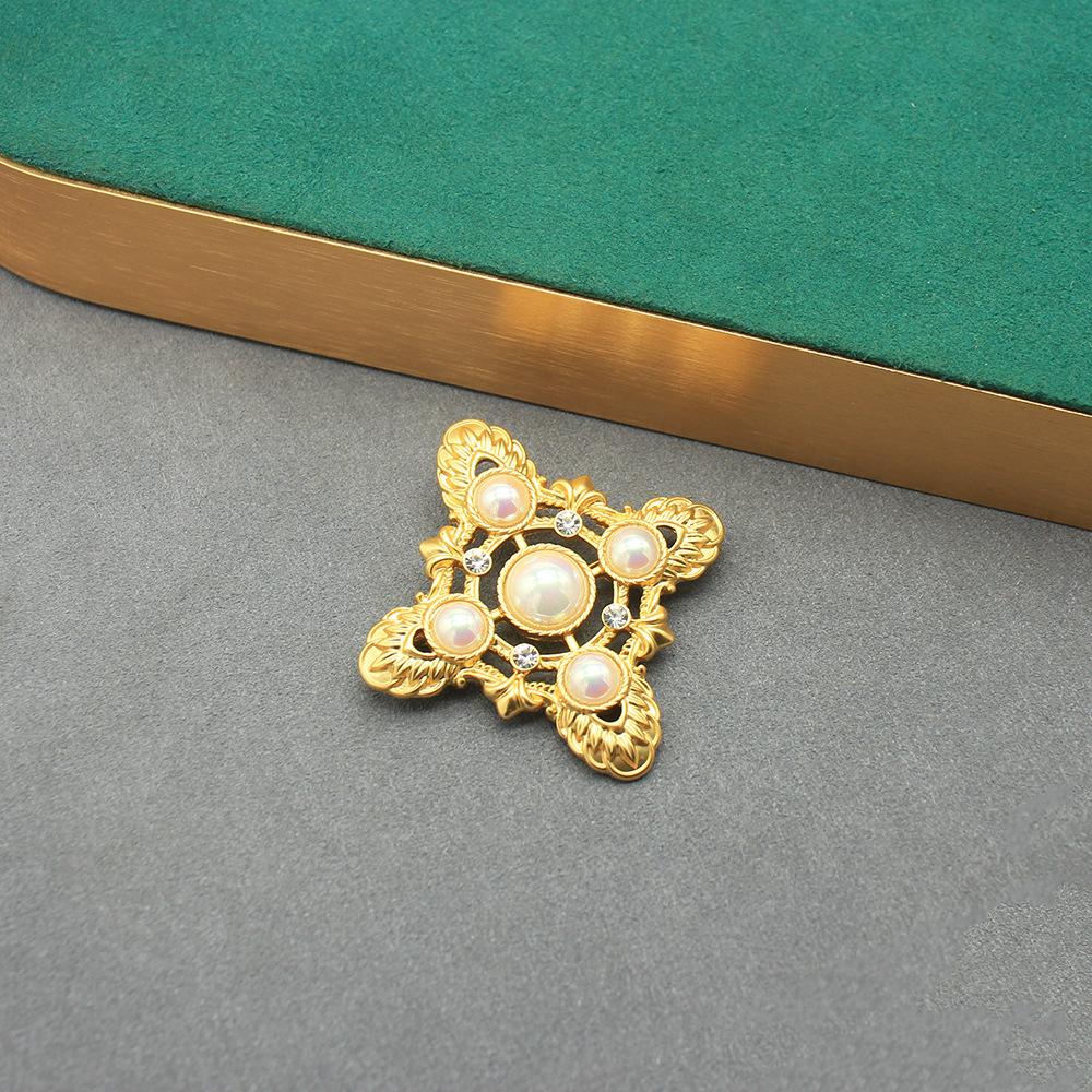 Medieval Jewelry Matte Real Gold Electroplating Brooch Earrings Set Qingdao Design Light Luxury High-End Earrings