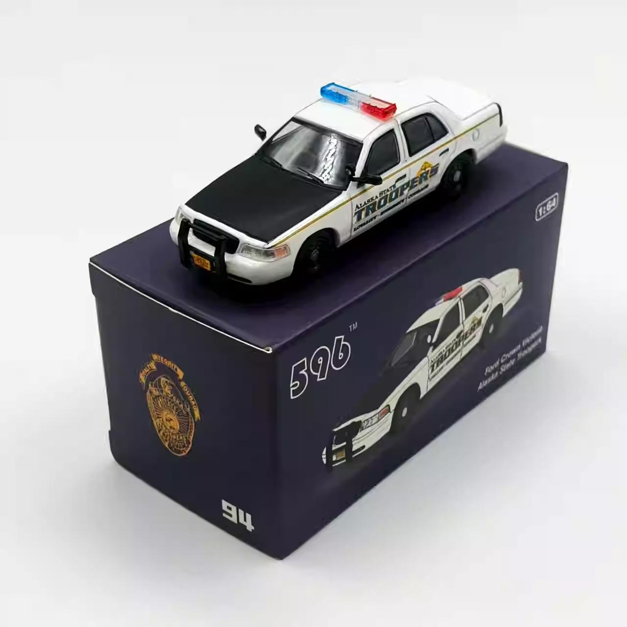 596 1:64 Crown Victoria Аляска Миннесота Литой Автомобиль Литье под давлением и Игрушечные Транспортные Средства Модель Автомобиля Миниатюрная Масштабная Модель Автомобиля Для Детей