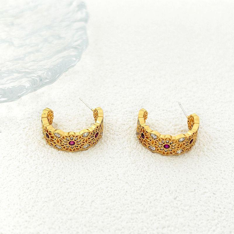 Manufacturer Supply Retro Hollow Design Earrings Personality Niche Earrings Spot