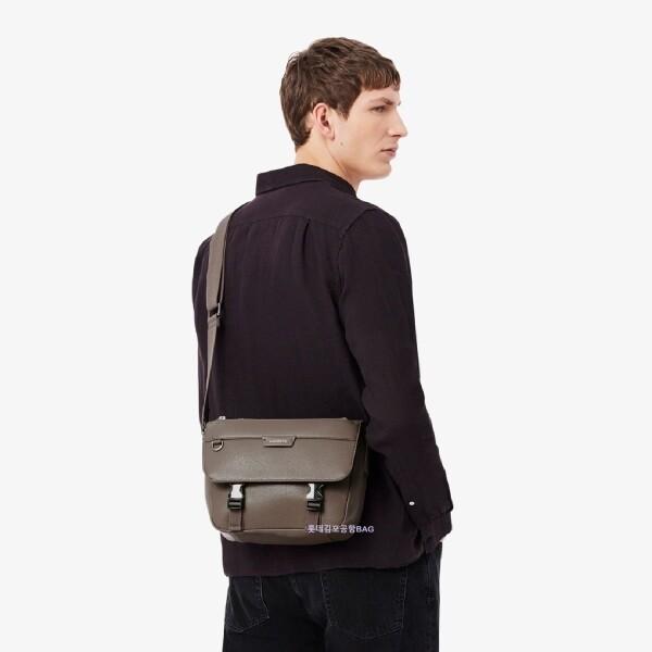 

Lacoste Ocean Messenger Bag Nh5049o56gq80