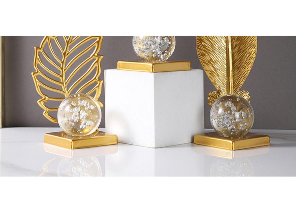 Nordic Leaf Crystal Ball Ornament: Elegant Light Luxury Decoration for Home Entrance, Living Room, Wine Cabinet, or Office Display.