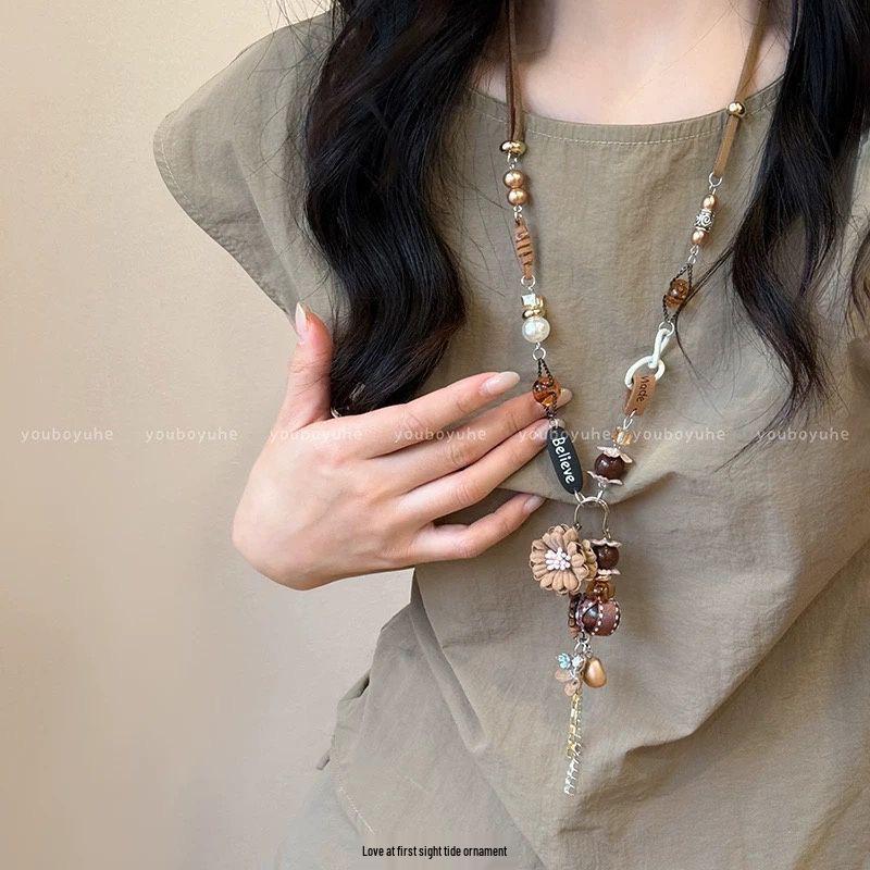 Bohemian Ethnic Style Long Bow Metal Necklace with Vintage Distressed Pendant (2025)