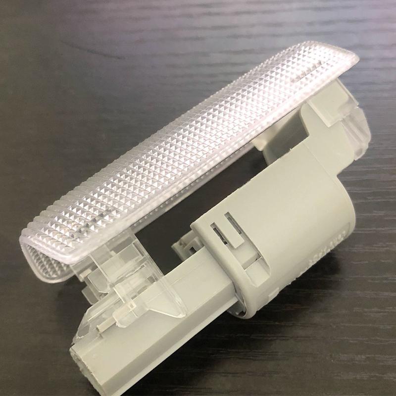 2Pcs Car Door Reflex Reflector Lamp Cover Shell Case For Toyota Land Cruiser LC200 LC150 Car Accessories 8191128020/8123030200
